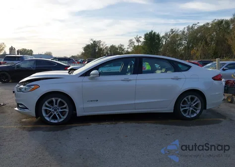 2017 Ford Fusion Hybrid Se z USA, uszkodzony, nr VIN 3FA6P0LU1HR257822